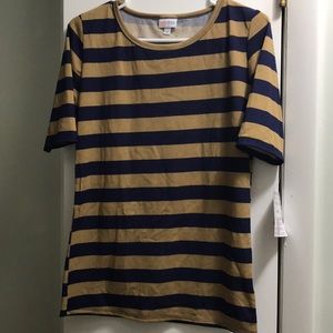 LuLaRoe Medium Gigi top. NWT